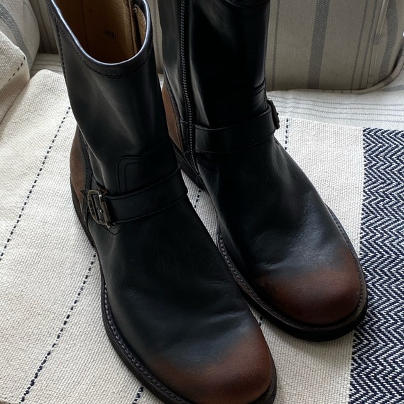 Beautiful pair of Frye boots, size 10 - Picture 2 of 6